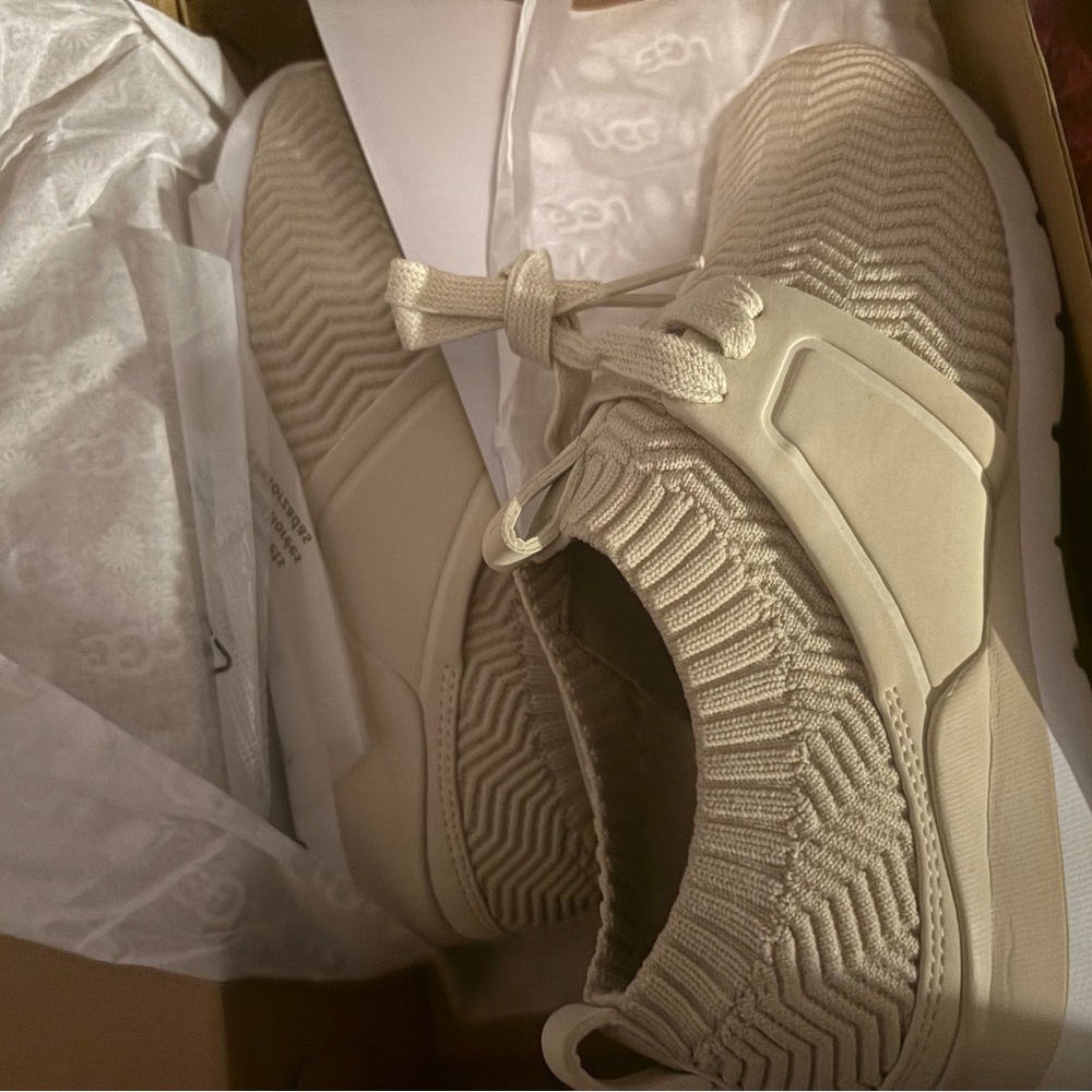 UGG Willows 2 Women’s Athletic Shoes